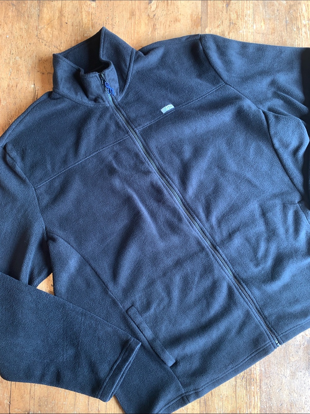 Ocean Coast Classic Men's Black Full-Zip Fleece Jacket - pockets
